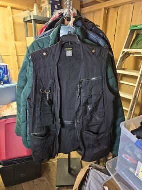 Black Utility Vest with Mesh Back Bin 46